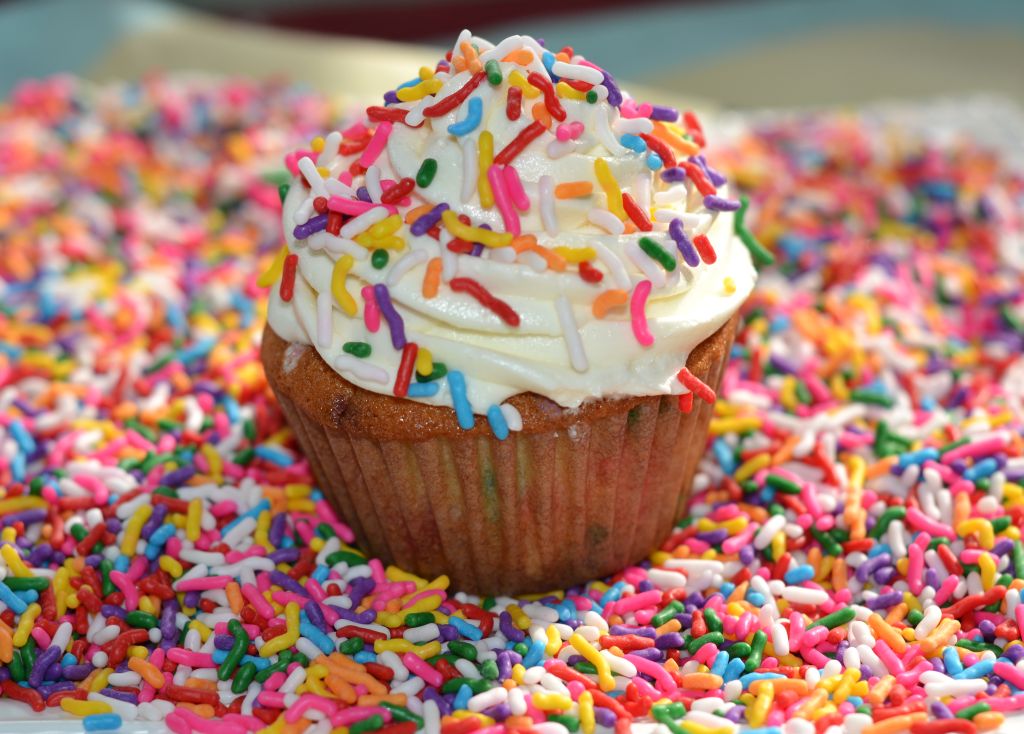 [Image: cupcake-in-sprinkles.jpg]